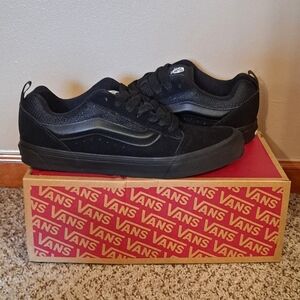 Vans Knu Skool Triple Black Low-Top Suede Shoes Size 10